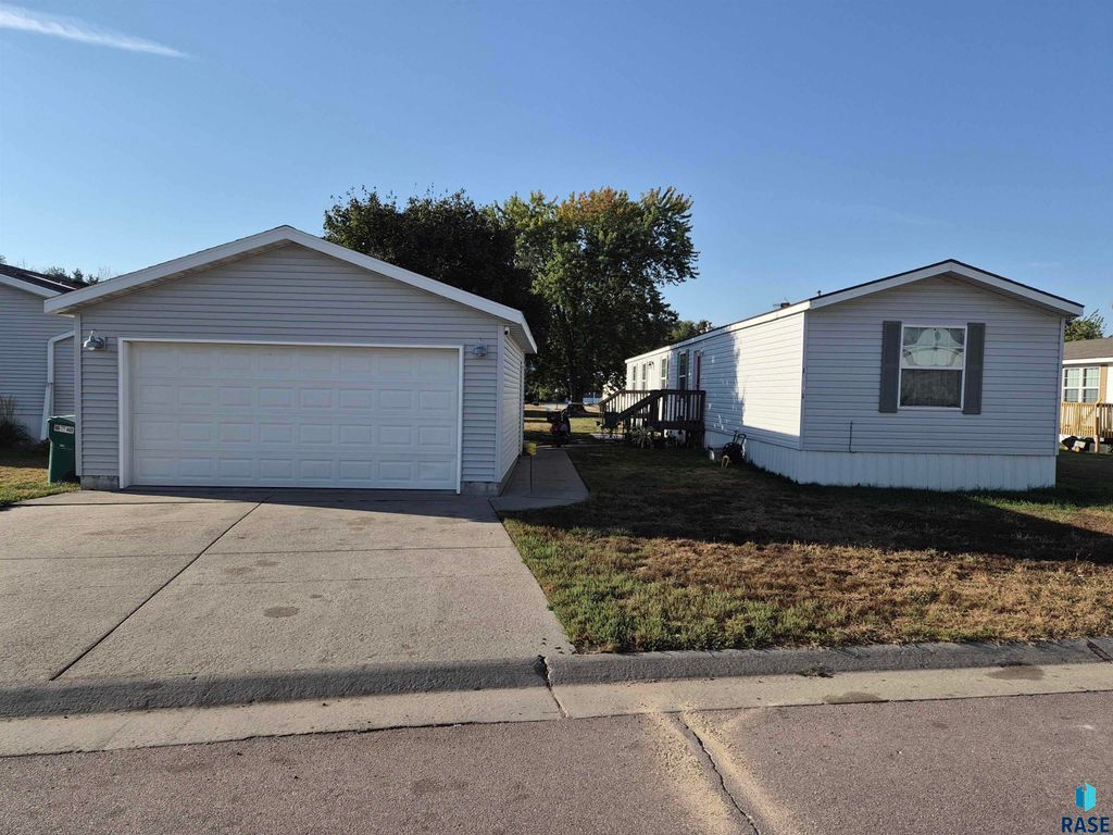 1801 E Sage Pl Place, Sioux Falls, SD 57103