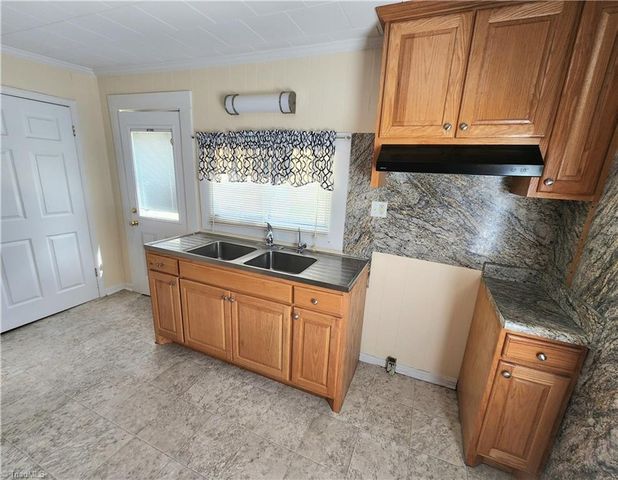 109 Long Street, Mayodan, NC 27027