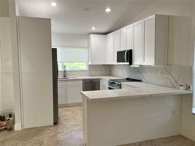27728 SW 132nd Ct, Homestead, FL 33032
