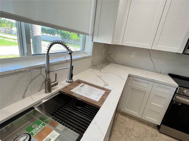 27728 SW 132nd Ct, Homestead, FL 33032