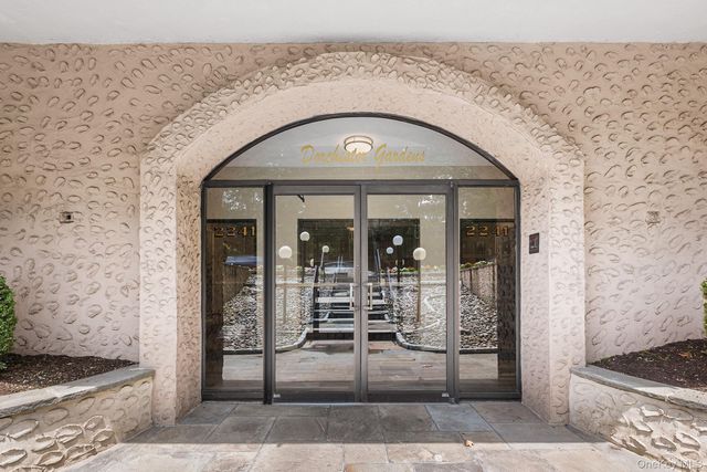 2241 Palmer Avenue 3E, New Rochelle, NY 10801