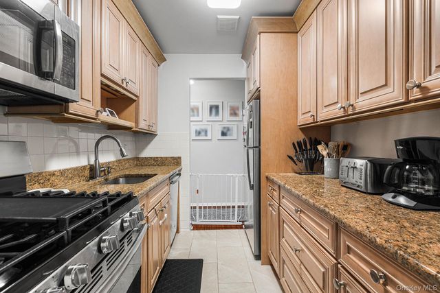 2241 Palmer Avenue 3E, New Rochelle, NY 10801