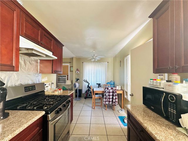 3661 Webster, Long Beach, CA 90810