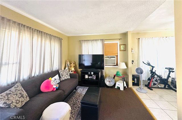 3661 Webster, Long Beach, CA 90810