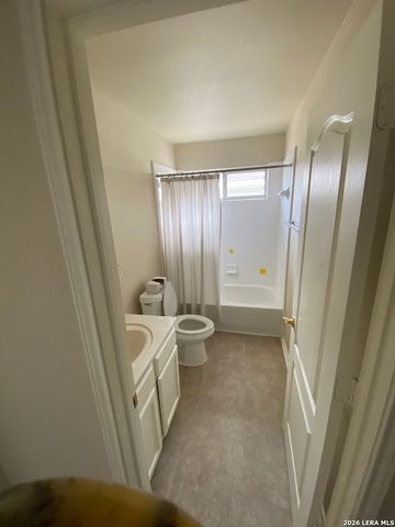 826 Brandon Willow, San Antonio, TX 78216