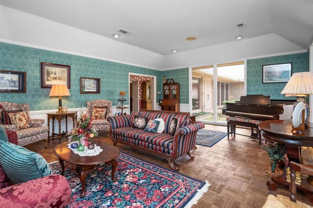 909 E Mimosa Lane, Crockett, TX 75835