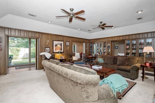 909 E Mimosa Lane, Crockett, TX 75835