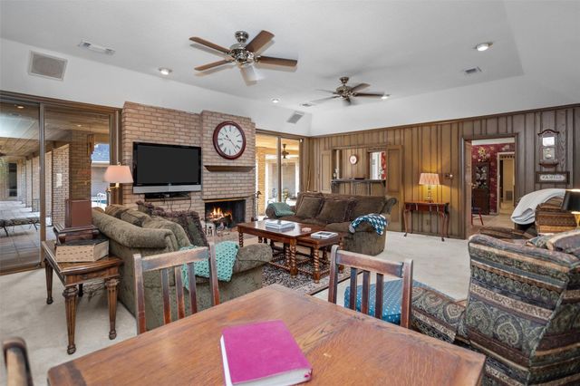 909 E Mimosa Lane, Crockett, TX 75835