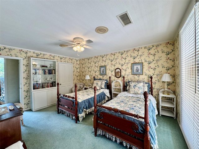 909 E Mimosa Lane, Crockett, TX 75835