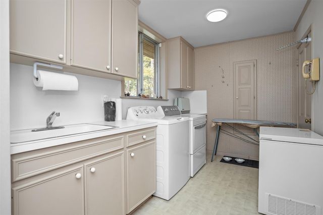 909 E Mimosa Lane, Crockett, TX 75835