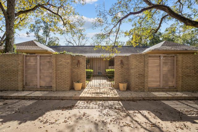 909 E Mimosa Lane, Crockett, TX 75835