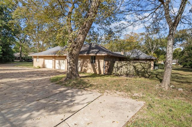 909 E Mimosa Lane, Crockett, TX 75835