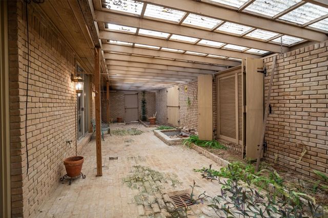 909 E Mimosa Lane, Crockett, TX 75835