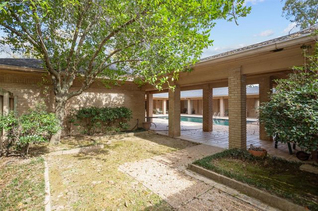 909 E Mimosa Lane, Crockett, TX 75835