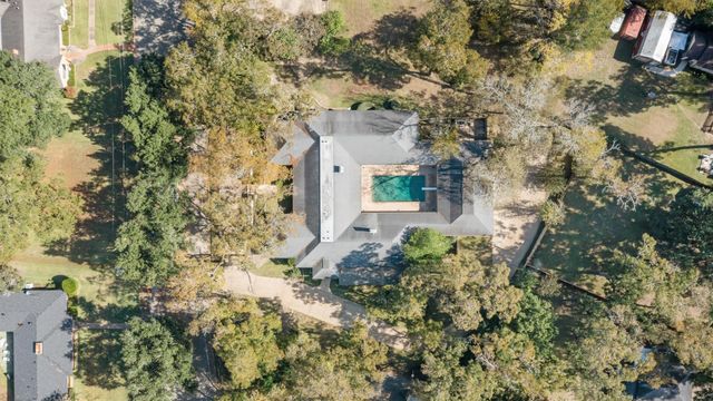 909 E Mimosa Lane, Crockett, TX 75835