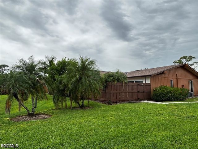 5660 Foxlake DR, North Fort Myers, FL 33917