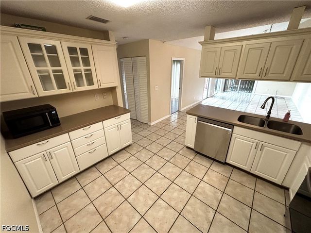 5660 Foxlake DR, North Fort Myers, FL 33917