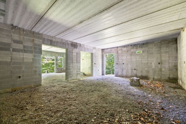 432 Slow Roll Dr, Chapmansboro, TN 37035