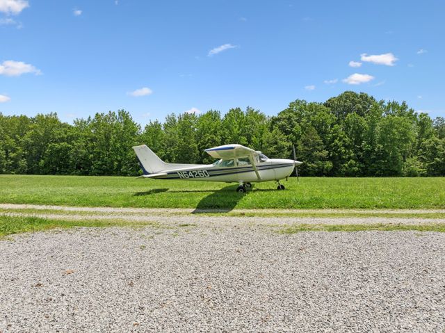 432 Slow Roll Dr, Chapmansboro, TN 37035