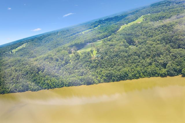 432 Slow Roll Dr, Chapmansboro, TN 37035