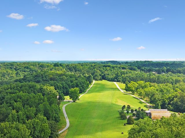 432 Slow Roll Dr, Chapmansboro, TN 37035