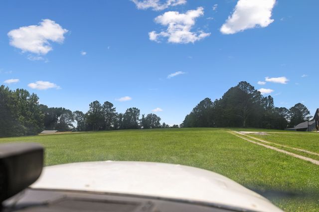 432 Slow Roll Dr, Chapmansboro, TN 37035