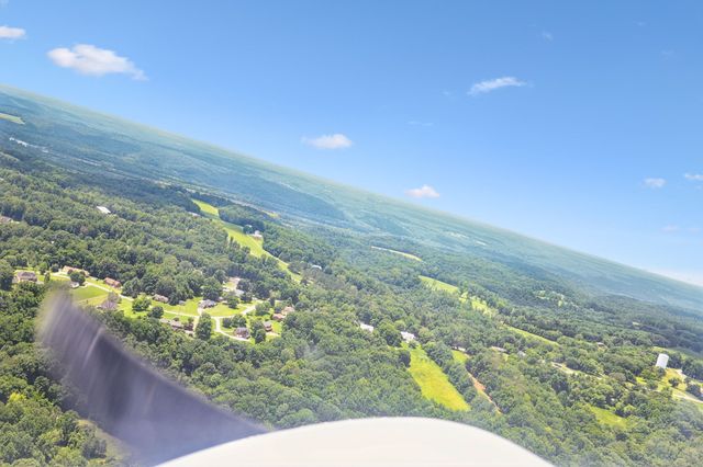 432 Slow Roll Dr, Chapmansboro, TN 37035