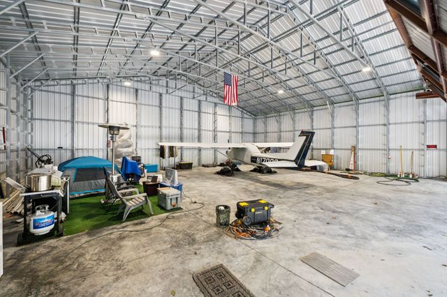 432 Slow Roll Dr, Chapmansboro, TN 37035