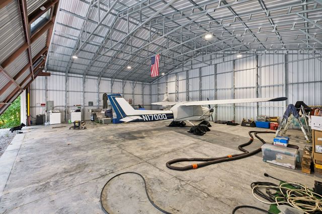 432 Slow Roll Dr, Chapmansboro, TN 37035