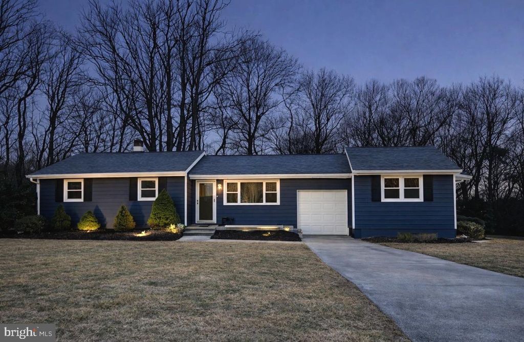 3 FRANK RICHARDSON RD, Robbinsville, NJ 08691