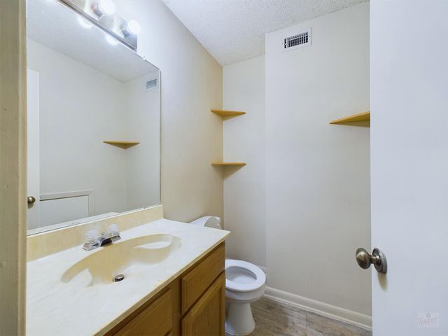 8502 Lyndon LN B, Austin, TX 78729