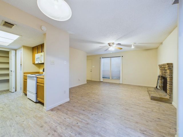 8502 Lyndon LN B, Austin, TX 78729
