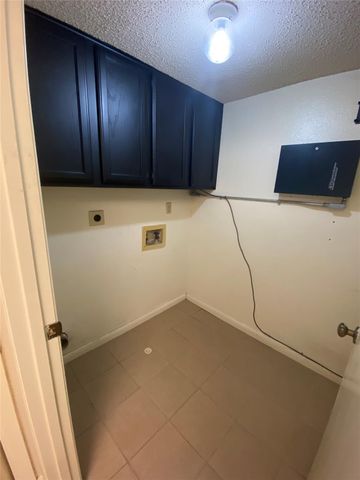 8502 Lyndon LN B, Austin, TX 78729