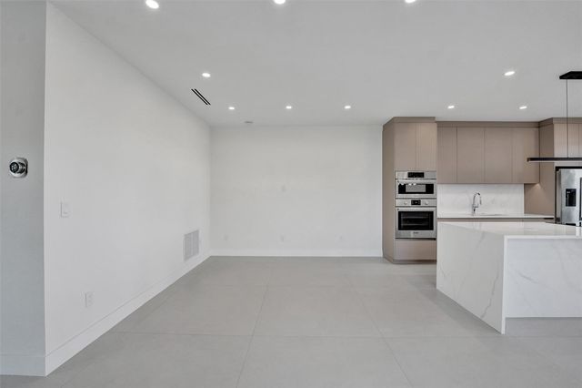 1527 NE 15th Ave, Fort Lauderdale, FL 33304