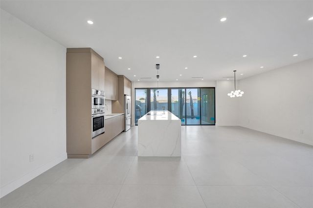 1527 NE 15th Ave, Fort Lauderdale, FL 33304