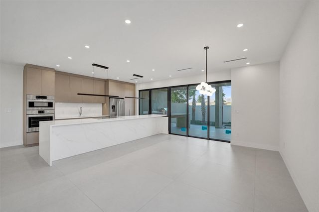 1527 NE 15th Ave, Fort Lauderdale, FL 33304