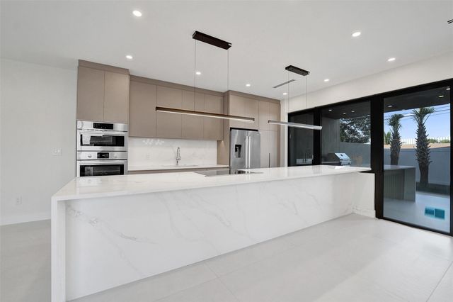 1527 NE 15th Ave, Fort Lauderdale, FL 33304