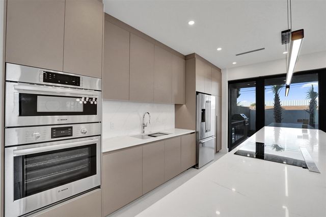 1527 NE 15th Ave, Fort Lauderdale, FL 33304