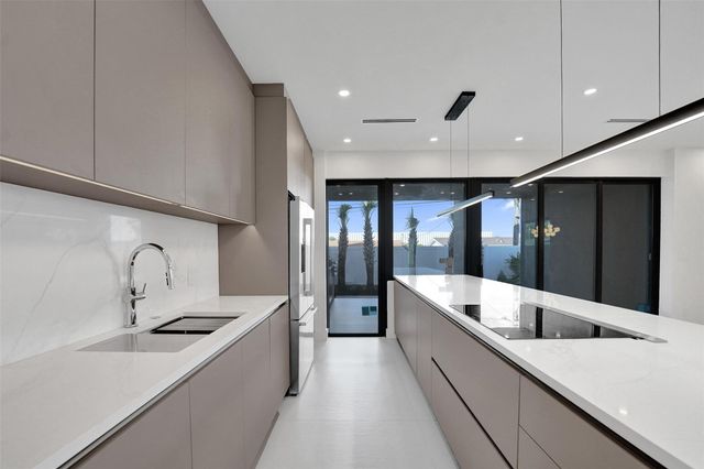 1527 NE 15th Ave, Fort Lauderdale, FL 33304