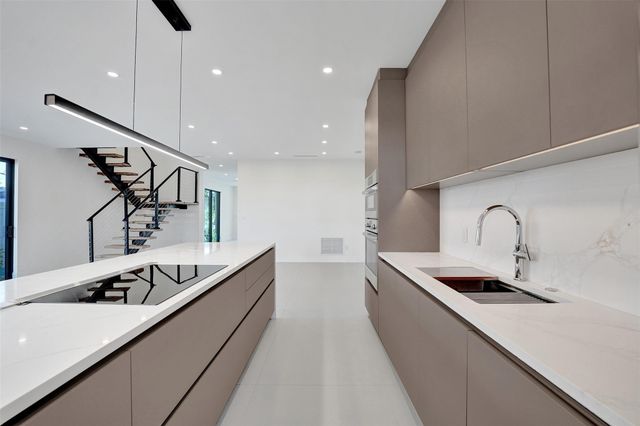 1527 NE 15th Ave, Fort Lauderdale, FL 33304