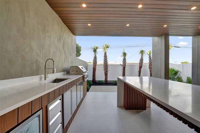 1527 NE 15th Ave, Fort Lauderdale, FL 33304