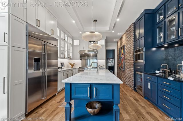850 GREENWOOD Street, Birmingham, MI 48009