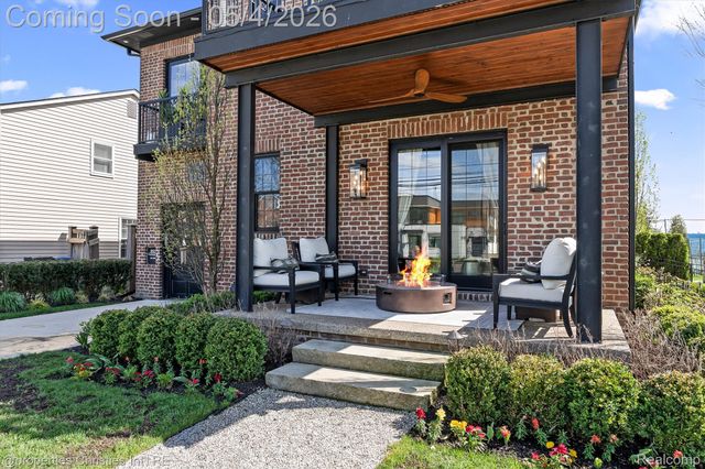 850 GREENWOOD Street, Birmingham, MI 48009