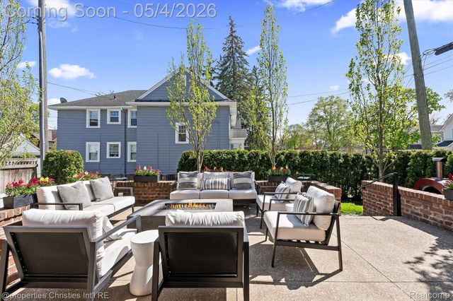 850 GREENWOOD Street, Birmingham, MI 48009