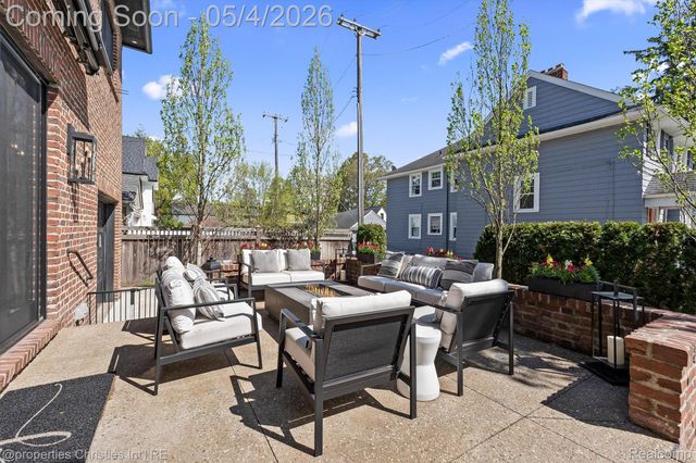 850 GREENWOOD Street, Birmingham, MI 48009