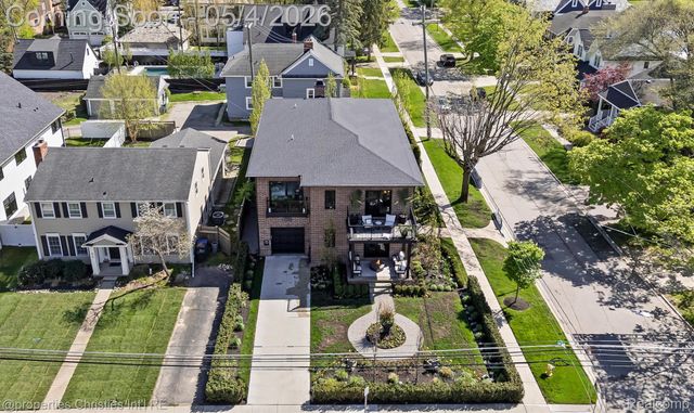 850 GREENWOOD Street, Birmingham, MI 48009