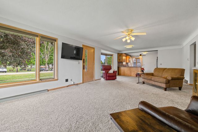 218 N Fulton Street, Newell, IA 50568