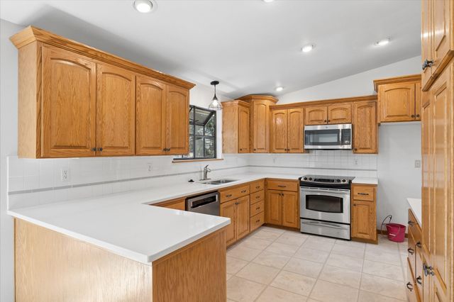 710 E Glencrest Dr, Spokane, WA 99208