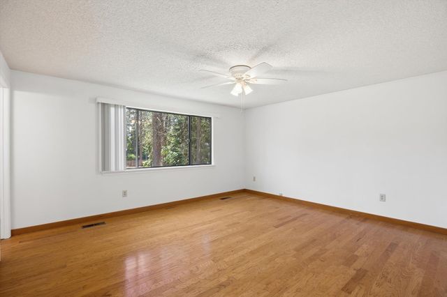 710 E Glencrest Dr, Spokane, WA 99208