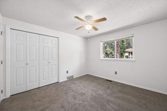 710 E Glencrest Dr, Spokane, WA 99208